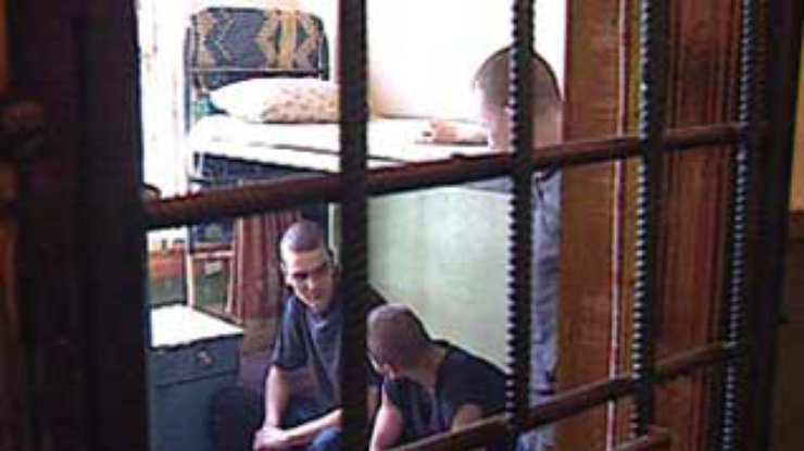 Заключенные в тюрьме Косовской Митровицы сербы объявили голодовку