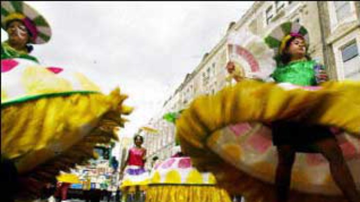 В лондонском районе Ноттинг-Хилл начинается ежегодный карнавал