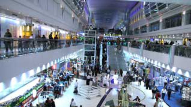 В аэропорту Дубая рухнуло строящееся здание: 8 погибших и 60 раненых