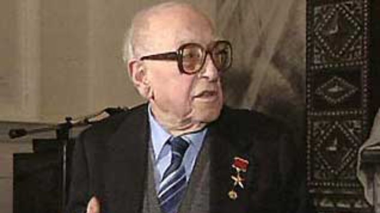 Известный советский карикатурист Борис Ефимов отмечает 104-й день рождения