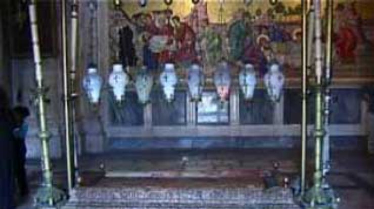 Католики и православные подрались на могиле Христа