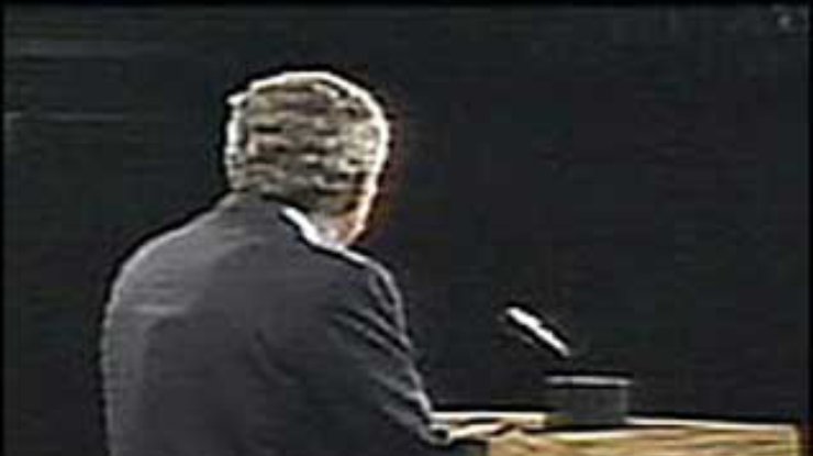Пользовался ли Буш электронными "шпаргалками" во время первых теледебатов?