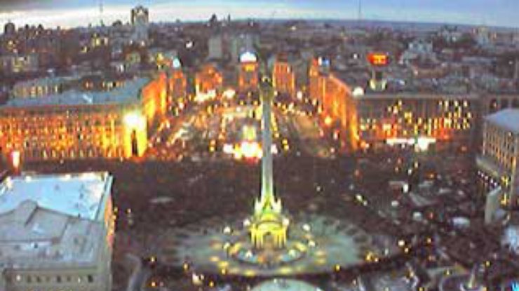 200 тысяч сторонников Ющенко продолжают акцию протеста на Майдане Незалежности