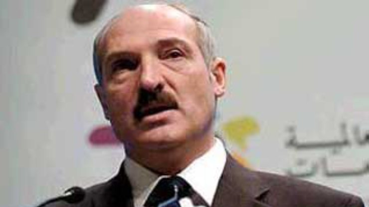 Лукашенко не пускает детей на лечение в Великобританию из опасения за "здоровье" их умов