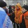 В Киеве установили "оранжево-голубую" сцену