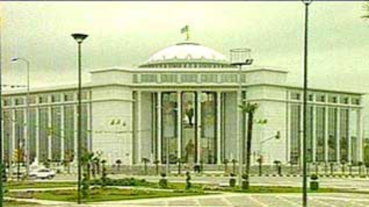 В Туркмении проходят парламентские выборы. Дипломаты считают выборы фикцией, организованной властями