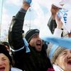 Мэр Севастополя осудил беспорядки, устроенные сторонниками Януковича на площади Нахимова