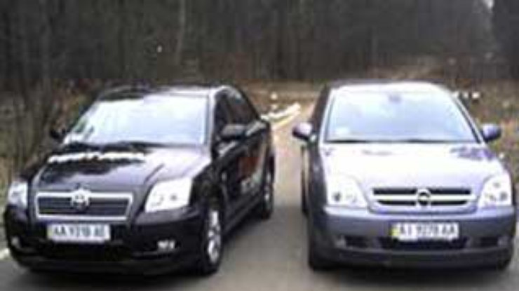Тест-драйв: Принципиальная дуэль. Toyota Avensis и Opel Vectra