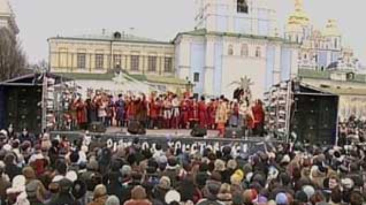 Киеве проходят массовые рождественские гуляния
