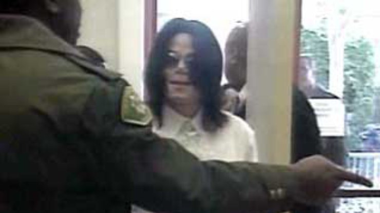 В Калифорнии завершился первый день суда над Майклом Джексоном
