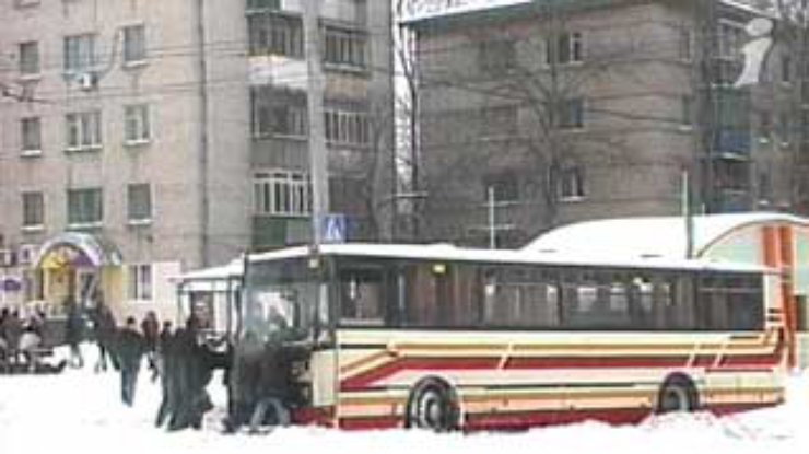 В Луганской области бушует снежная стихия