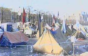 В Харькове демонтируют "голубой" палаточный городок