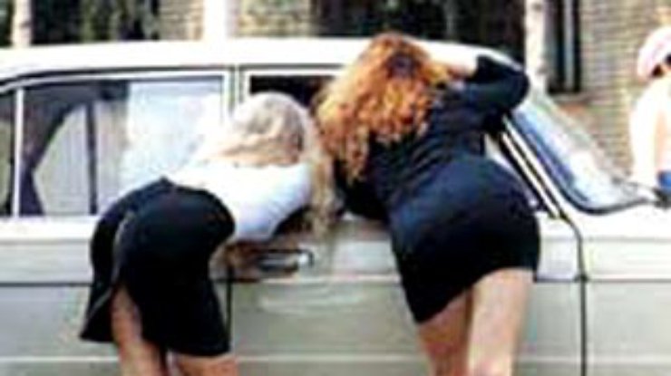 Доклад ЕС: ежегодно ряды проституток пополняют 700 тысяч женщин