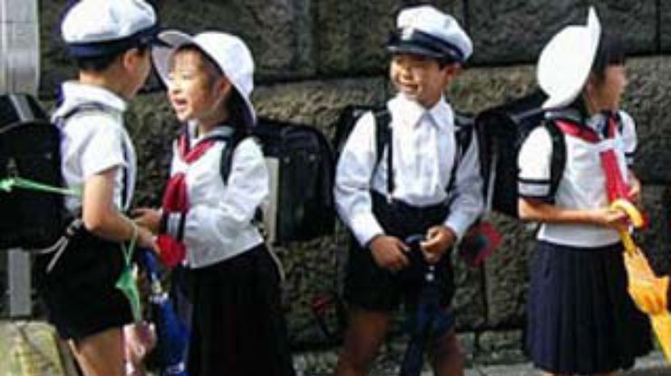 Японии катастрофически не хватает детей школьного возраста