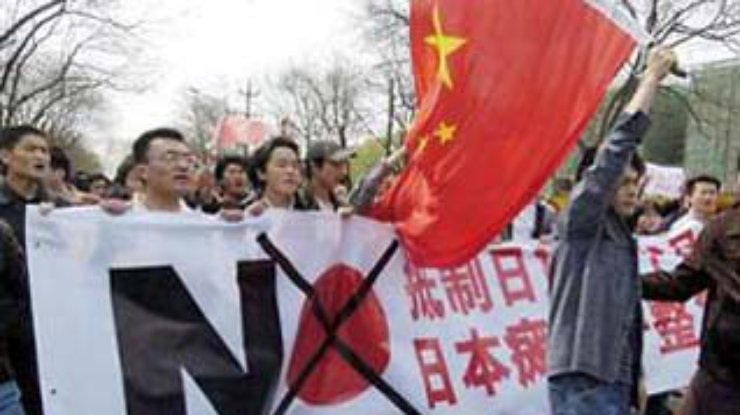 В Китае не утихают антияпонские выступления. Посольство Японии блокировано спецназом