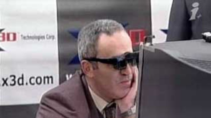 Гарри Каспарова ударили по голове шахматной доской