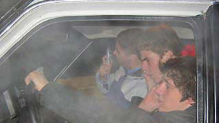 Вслед за использованием мобильников водителям запретят курить?