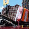 Один из районов Нью-Йорка затопило клубничным сиропом