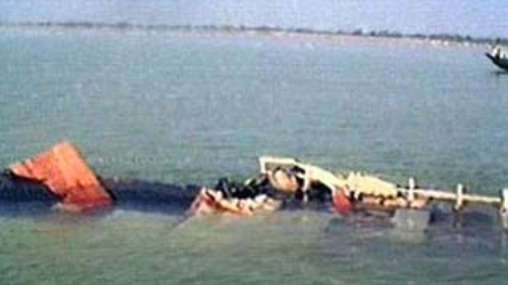 У побережья Камеруна перевернулось судно, около 30 человек утонули