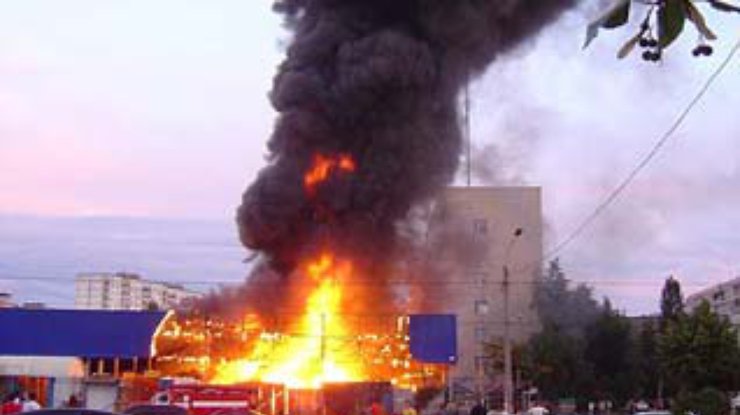 В Киеве сгорел "Минский" рынок
