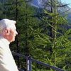 Папа Римский обратился к верующим во время летнего отдыха в горах
