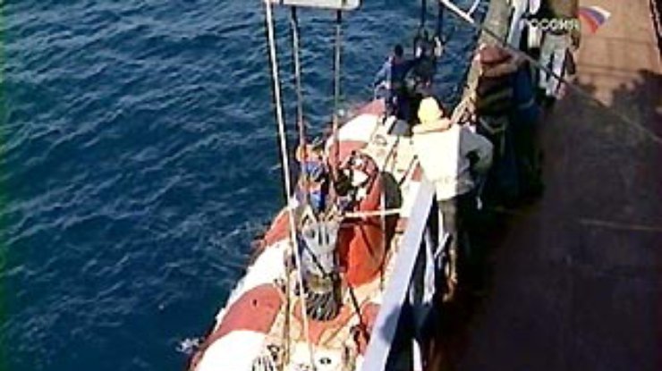 Экипаж российского батискафа спасен