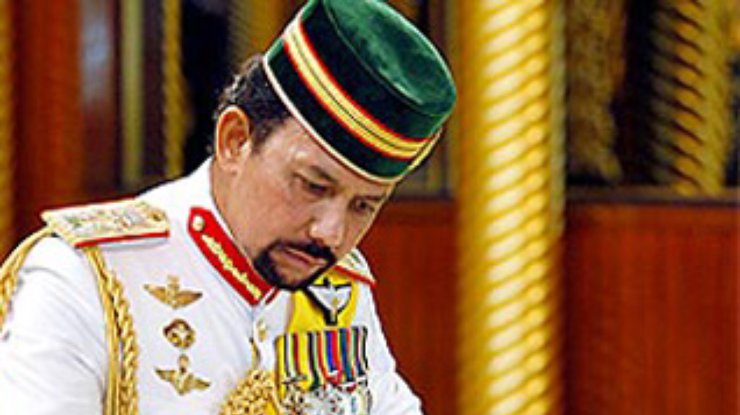 Младшему брату султана Брунея грозит тюрьма за то, что он живет не по средствам