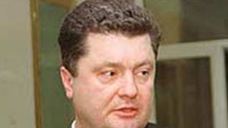 Порошенко не будет спорить о депутатских полномочиях