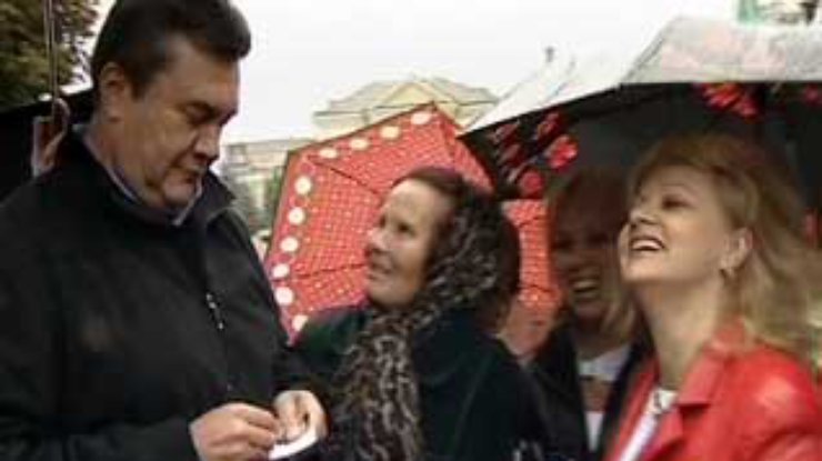 Виктор Янукович посетил Западную Украину