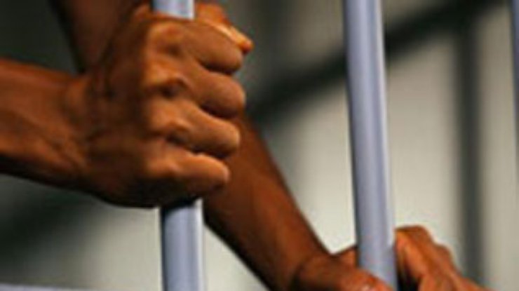 Компьютеры раньше срока выпустили преступников из тюрем