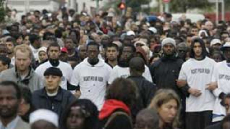 Independent: Бедность и изоляция населения - причины беспорядков на окраинах Парижа