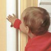 Большинство американских детей лишаются пальцев при захлопывании двери
