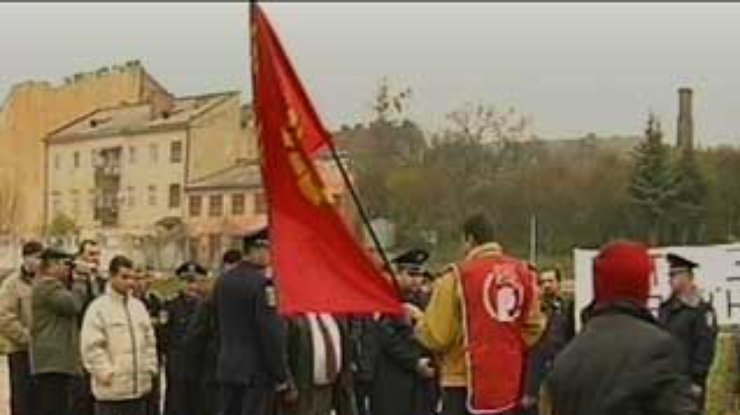 Во Львове произошли стычки между левыми и правыми демонстрантами