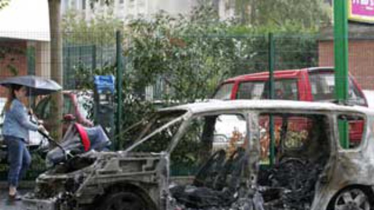 За время беспорядков во Франции задержаны 2888 человек, сгорели 8973 авто
