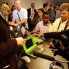 На информационном саммите в Тунисе представили работающий заводной компьютер