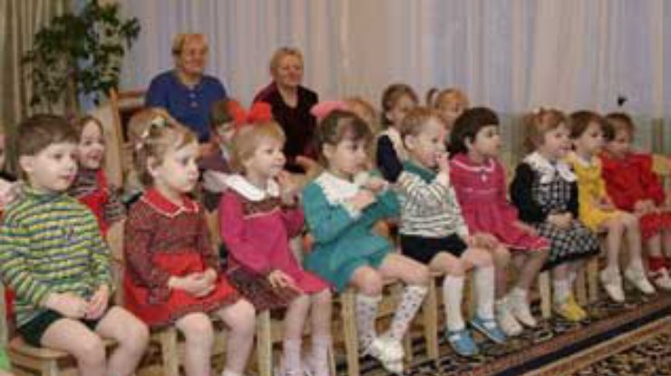 Ющенко отчитал губернаторов и решил посвятить следующий год детям (Дополнено в 18:04)