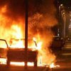 Во Франции продолжают сжигать по 40-60 автомобилей за ночь