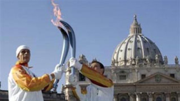 Папа Римский благословил Олимпийский огонь