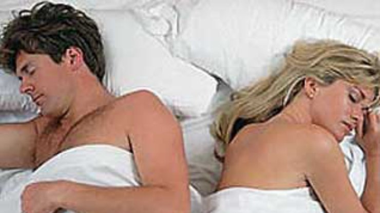 La Stampa: Ради спасения брака супругам советуют спать отдельно