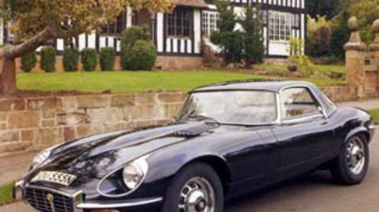 Раритетный Jaguar самовозгорелся на глазах у покупателя
