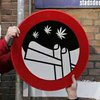 В Амстердаме начали продажу знаков "Марихуану не курить!"
