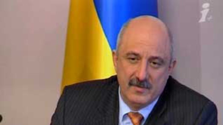 Плачков предлагает повысить для населения цены на газ и электричество