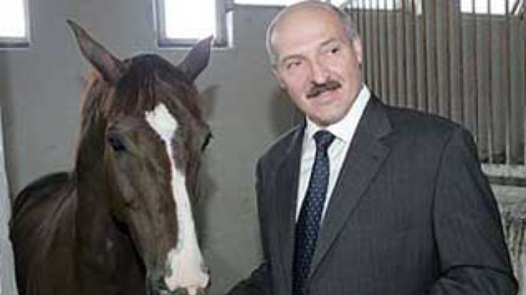 Оппозиция обещает поселить Лукашенко в домике в деревне