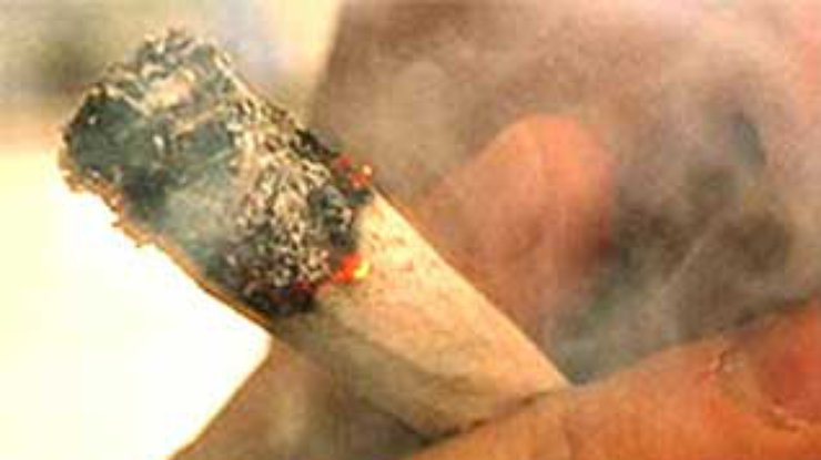 В американском Каллабасе запретили курить под открытым небом