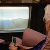 Сидение перед телевизором увеличивает риск болезни Альцгеймера