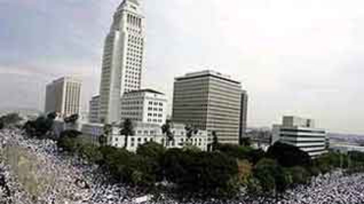 Полмиллиона противников нового иммиграционного закона блокировали Лос-Анджелес