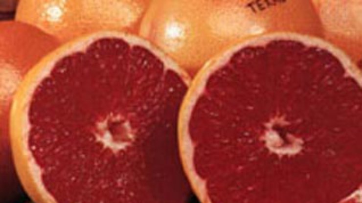 Ученые выяснили, почему грейпфрутовый сок усиливает действие лекарств