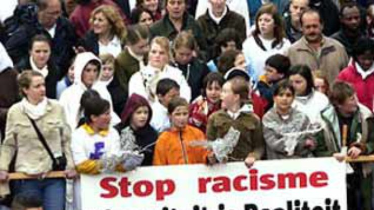 В Бельгии прошел "марш молчания" против расизма