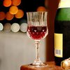 Умеренное потребление алкоголя спасает пожилых женщин от слабоумия