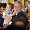 Буш наложил вето на выращивание человеческих зародышей для исследований